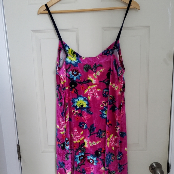 Brand new Anthropologie velvet dress, size M - Picture 3 of 4